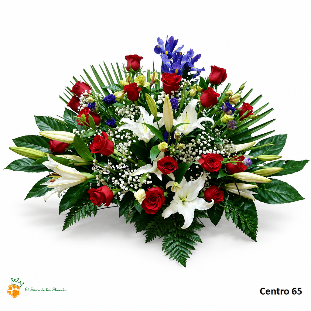 Centro de Flores nº65 con rosas rojas, liliums blancos, iris azules y follaje verde sobre fondo blanco con logo de la tienda.